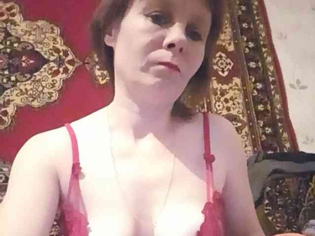 CandiceQRed