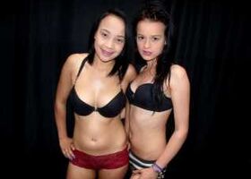 2GIRLSFUNNY